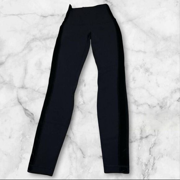 Lululemon Size 2 Black Velvet Stripe Leggings 28" - Picture 1 of 4